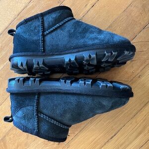 Black sheepskin UGG Kirkland Signature Costco mini classic slipper boots booties